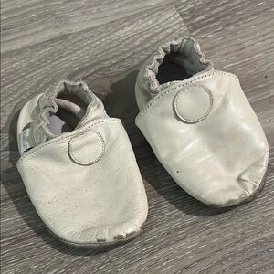 Robeez White Moccasins Soft Leather Comfort